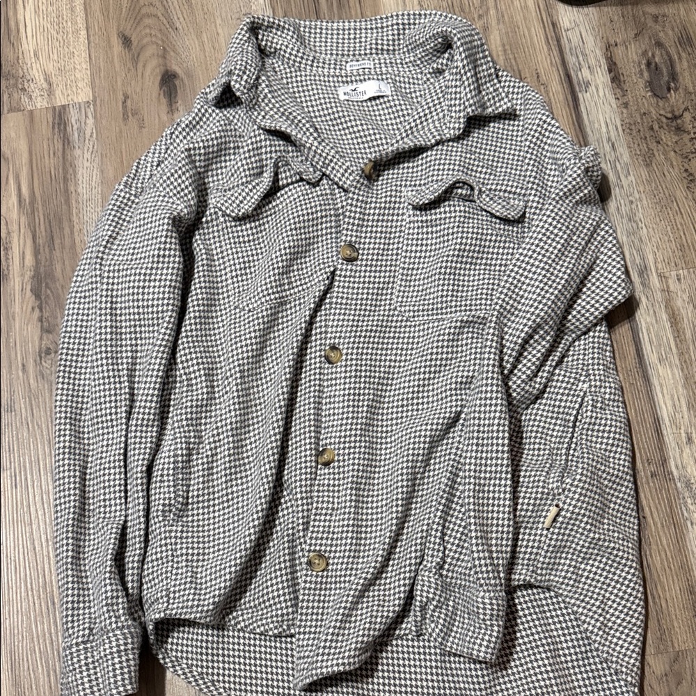 Hollister Gray and White Houndstooth Shirt